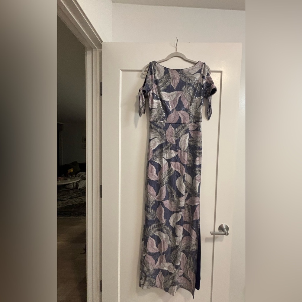 JS Collections Leaf Pattern gown - Picture 4 of 9